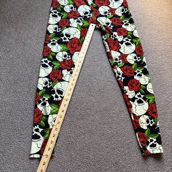 LuLaRoe Ghouls Halloween Skulls Rose Leggings Comfort Stretch Pants Goth | T/C - Picture 6 of 13